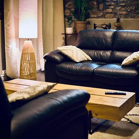 Le Caveau Henri Apartment *